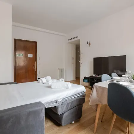 Luxury Spacious In The Heart Of דירה