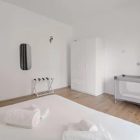 Luxury Spacious In The Heart Of *