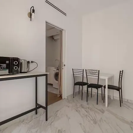 Luxury Spacious In The Heart Of *
