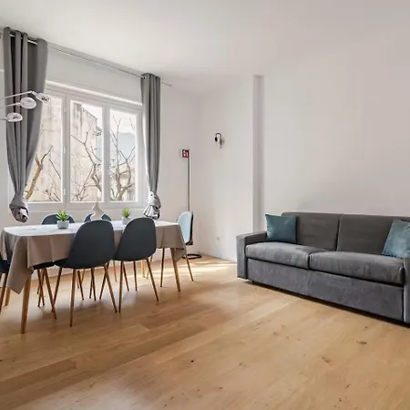 Luxury Spacious In The Heart Of Апартаменты Комо
