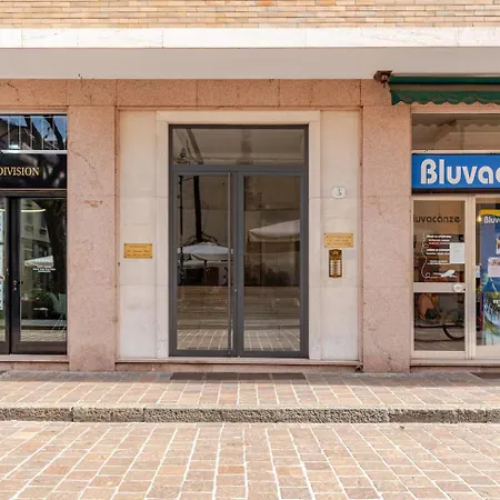 Luxury Spacious In The Heart Of *