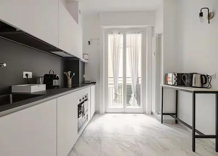 Luxury Spacious In The Heart Of 아파트