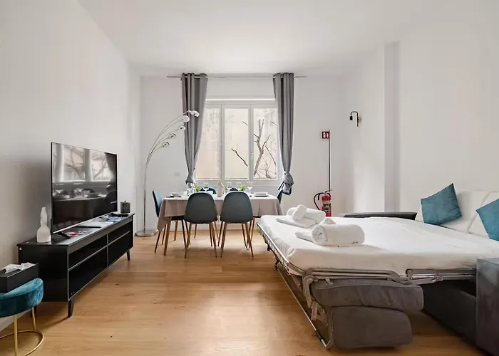 아파트 Luxury Spacious In The Heart Of