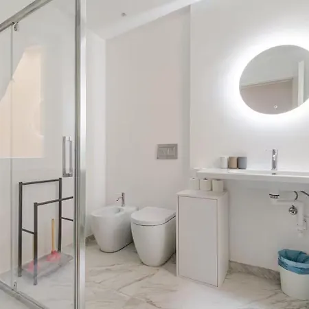 Luxury Spacious In The Heart Of * コモ